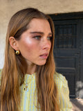 Collar fly